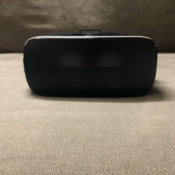 Samsung Gear VR Oculus 2015 Virtual Reality Headset Note5 S6 S7 Edge White - Picture 2 of 10